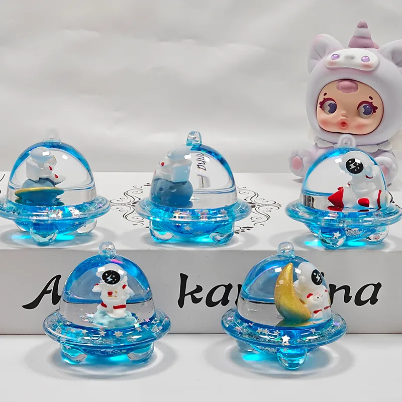 Móc khóa chất lỏng tàu vũ trụ